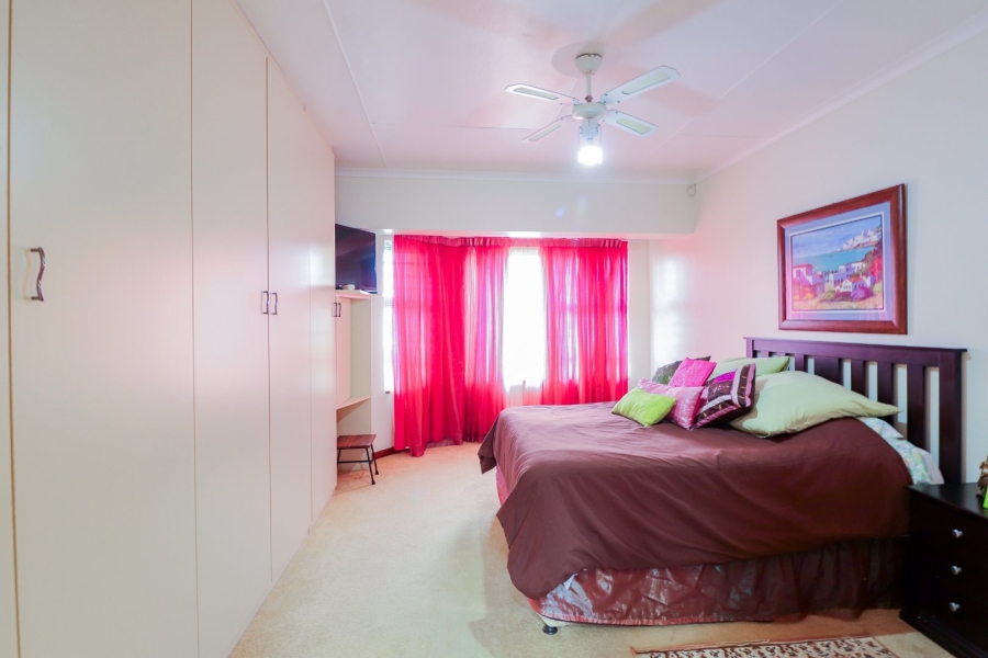 4 Bedroom Property for Sale in Fraaiuitsig Western Cape